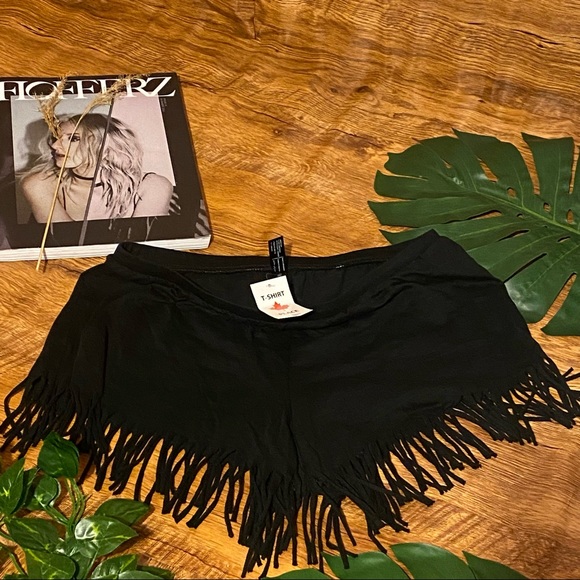 Women’s Black Fringe Hem Shorts from T-shirt Place 🇨🇦 Brand New sizes S & M - Picture 6 of 14